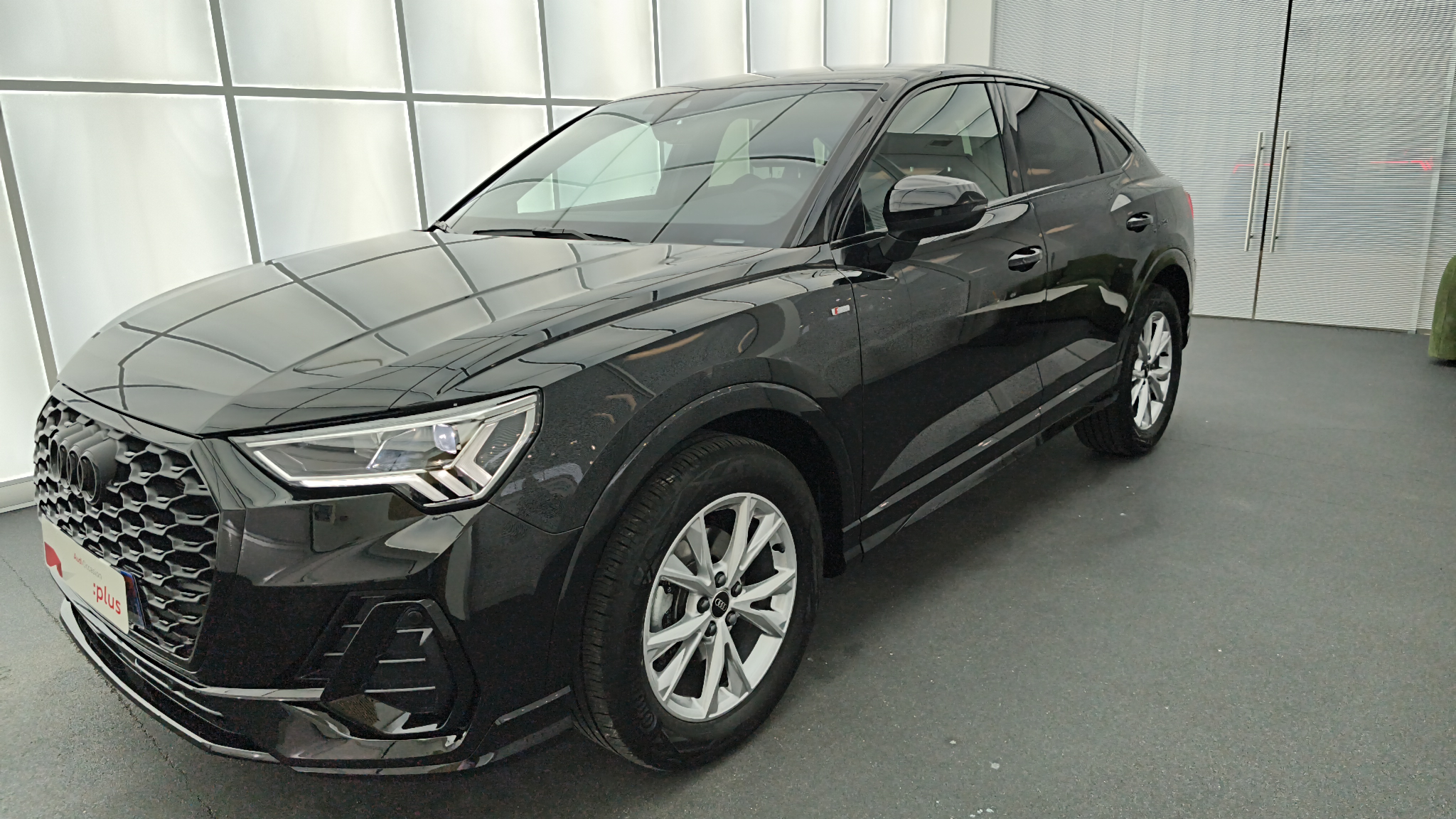 AUDI Q3+SPORTBACK 34+AVANT+GAUCHE