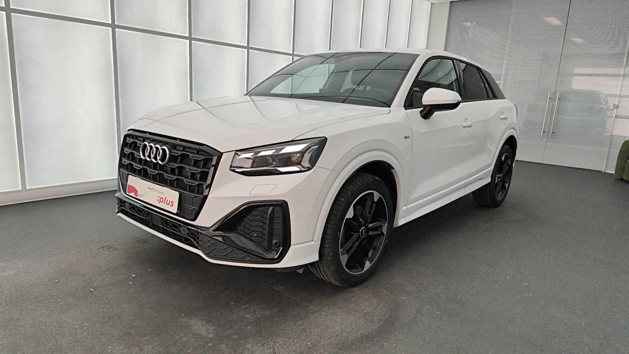 AUDI Q2 34+AVANT+GAUCHE
