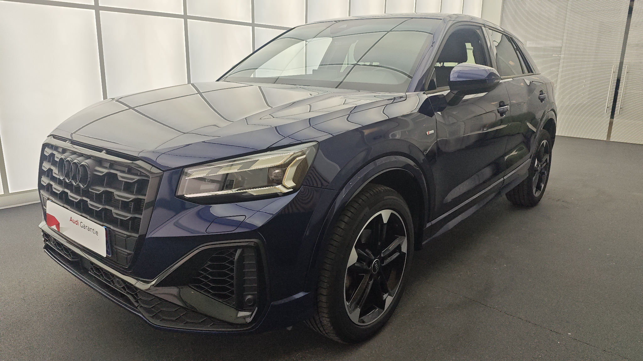 AUDI Q2 34+AVANT+GAUCHE