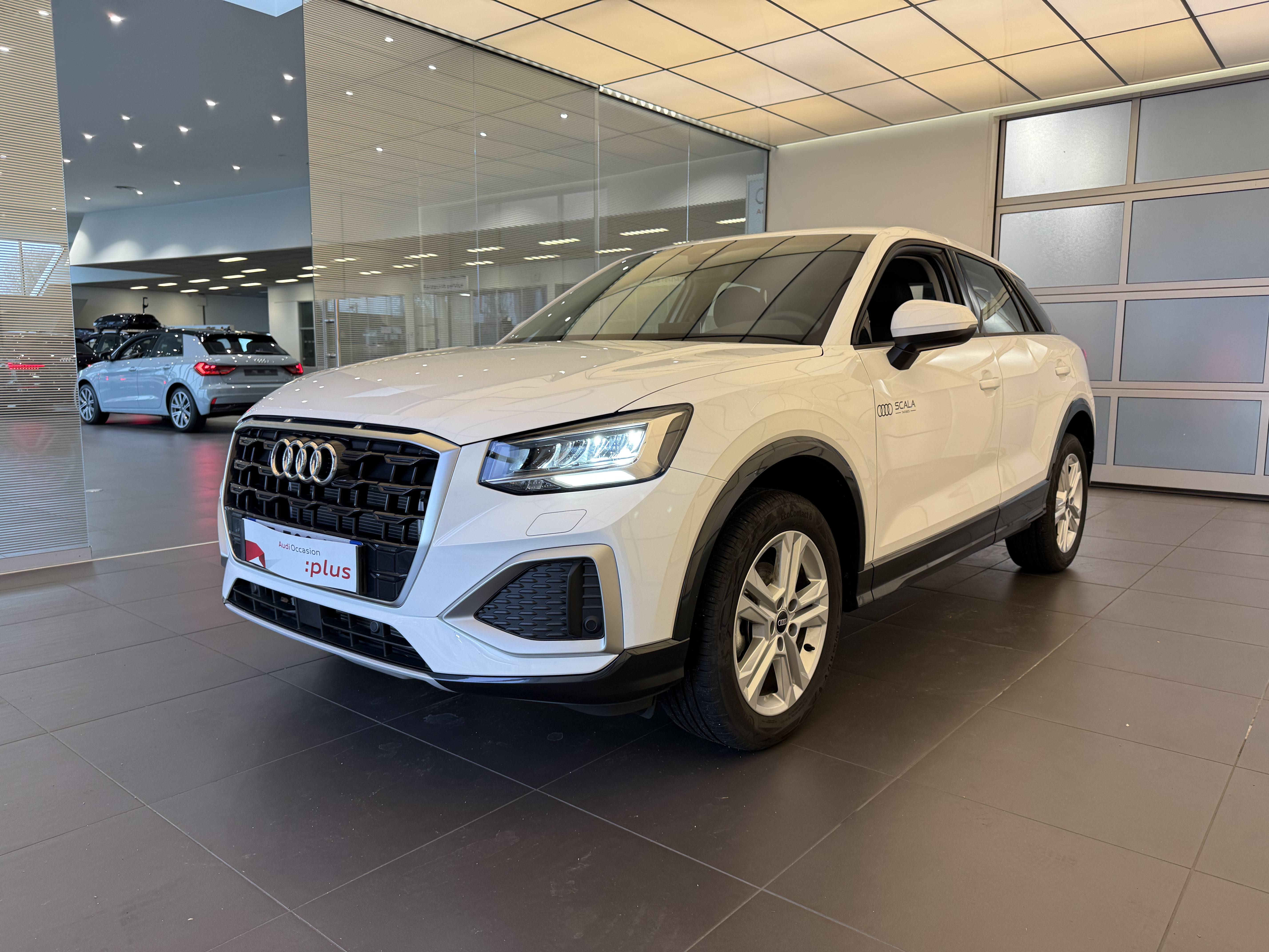 AUDI Q2 34+AVANT+GAUCHE