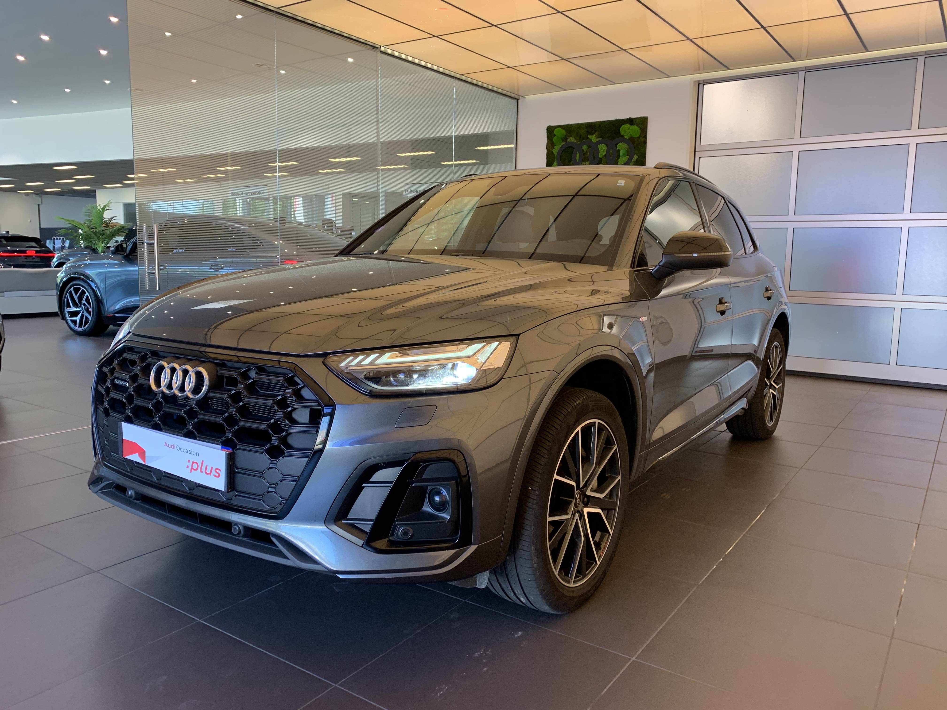 AUDI Q5 34+AVANT+GAUCHE