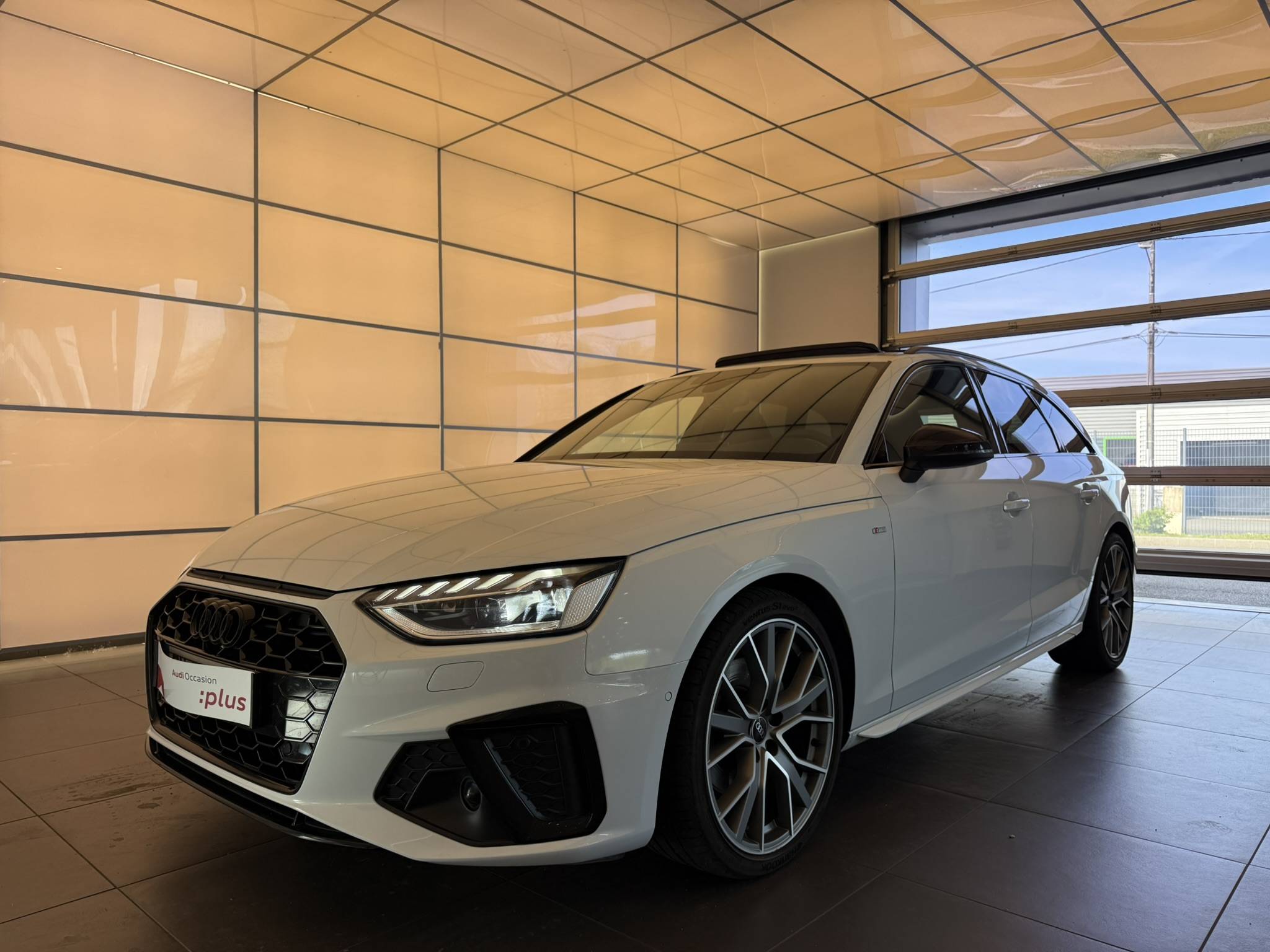 AUDI A4+AVANT 34+AVANT+GAUCHE