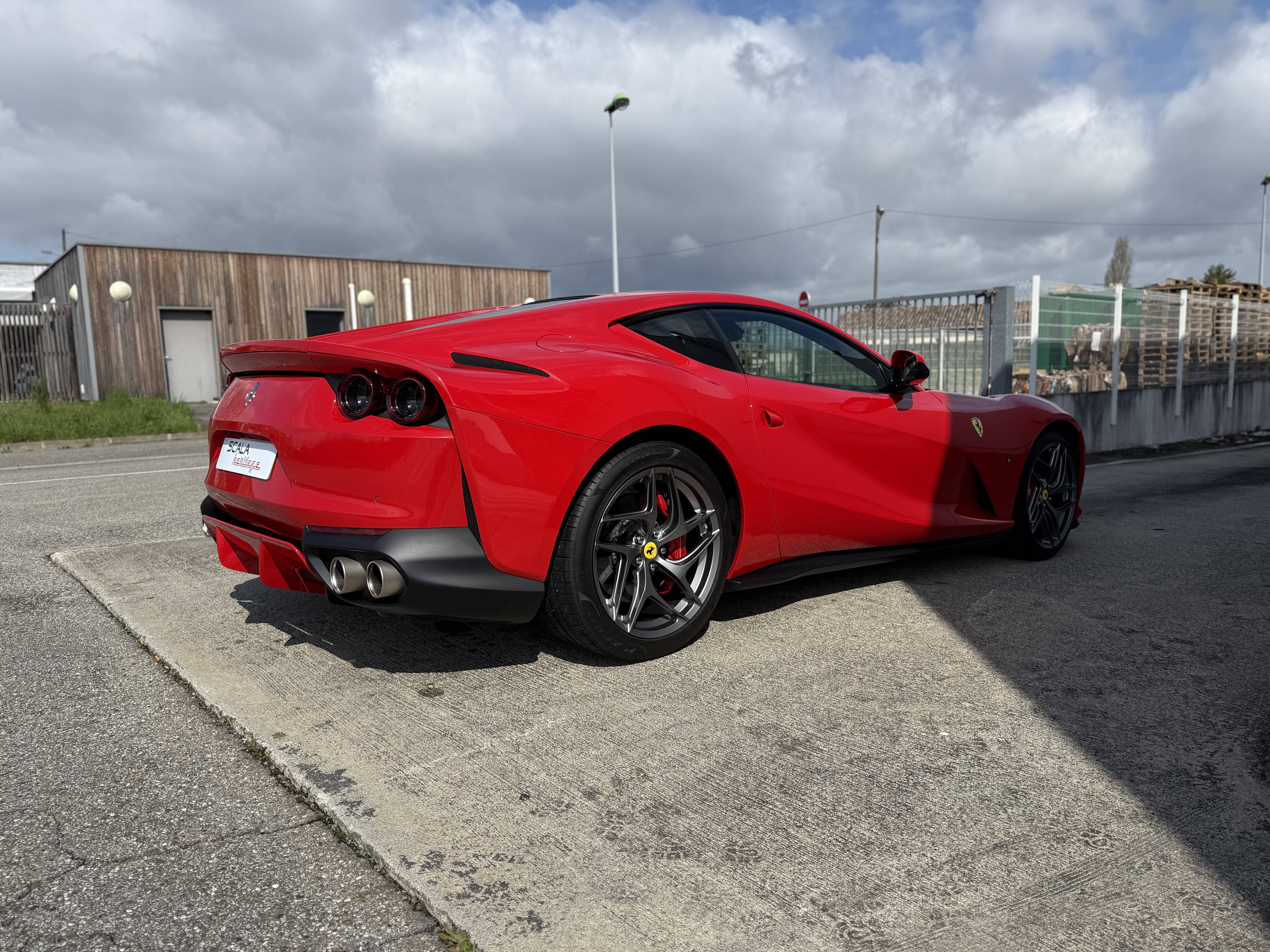 FERRARI 812+SUPERFAST