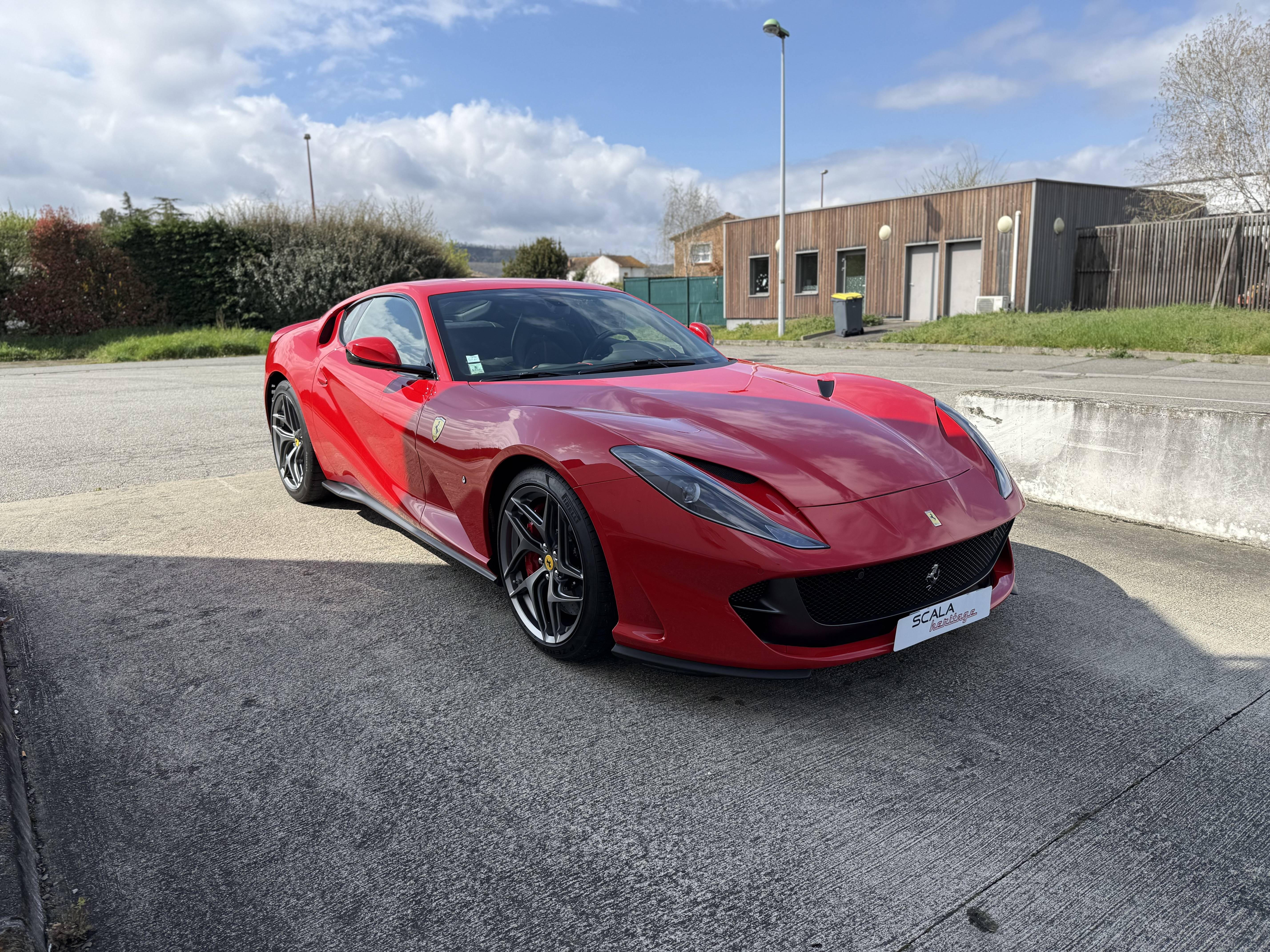 FERRARI 812+SUPERFAST