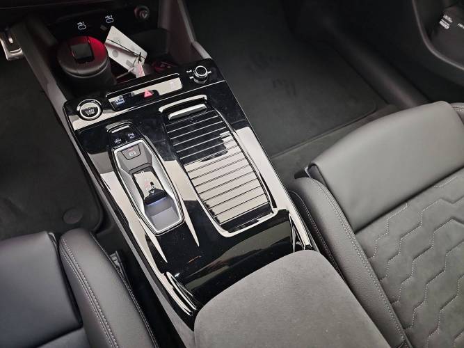 A6 e-tron Avant Performance 367 ch 100 kWh