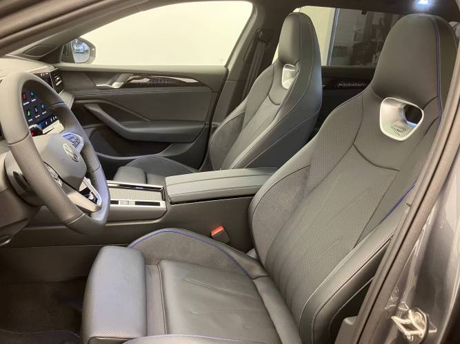 Passat 1.5 eHybrid 272 DSG6