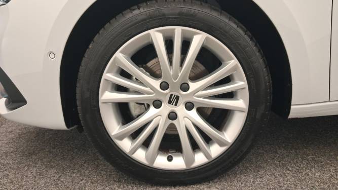 Leon 1.5 eTSI Hybrid 115 DSG7