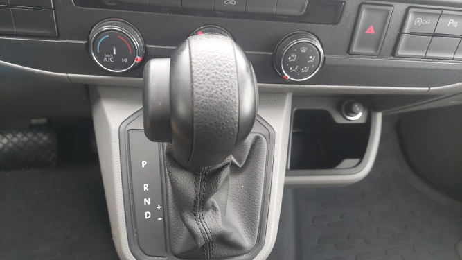 TRANSPORTER 6.1 VAN L1H1 2.0 TDI 150 DSG7