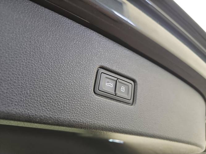 Q5 Sportback 50 TFSIe 299 S tronic 7 Quattro