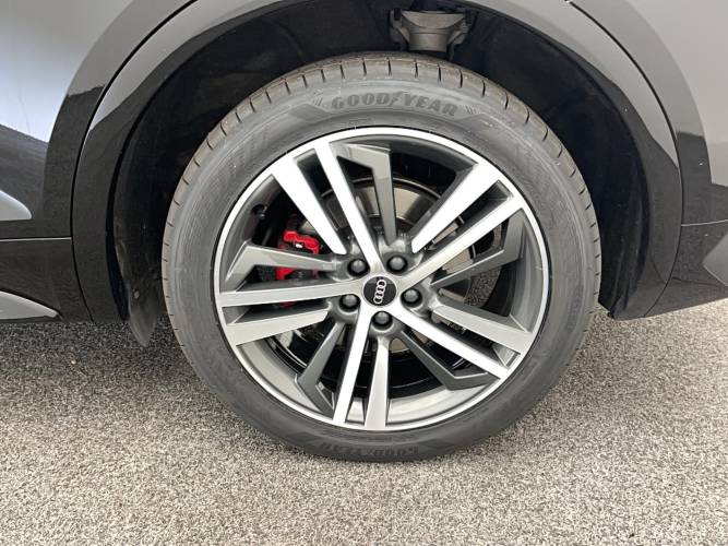 Q5 Sportback 55 TFSIe 367 S tronic 7 Quattro