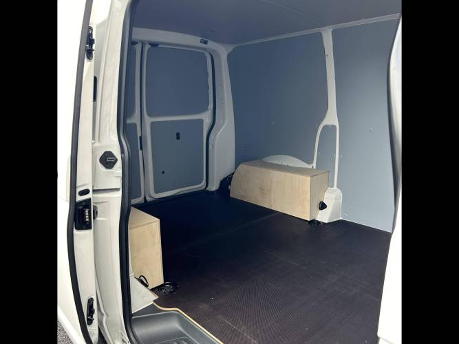 TRANSPORTER 6.1 VAN L1H1 2.0 TDI 110 BVM5