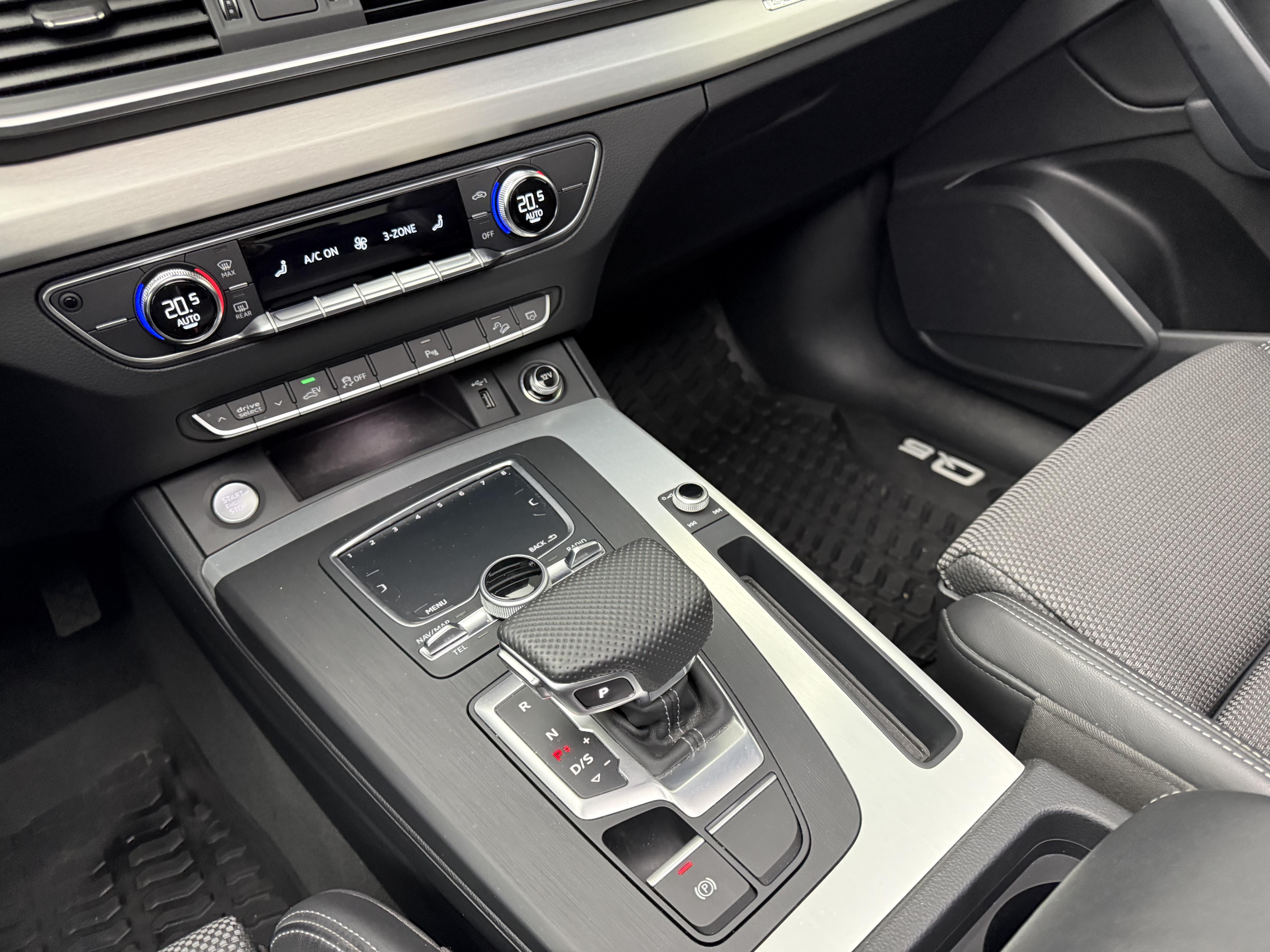 Q5 55 TFSI e 367 S tronic 7 Quattro