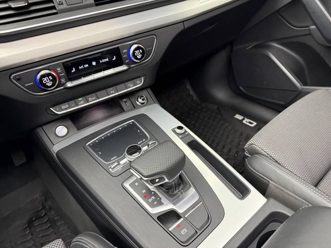 Q5 55 TFSI e 367 S tronic 7 Quattro