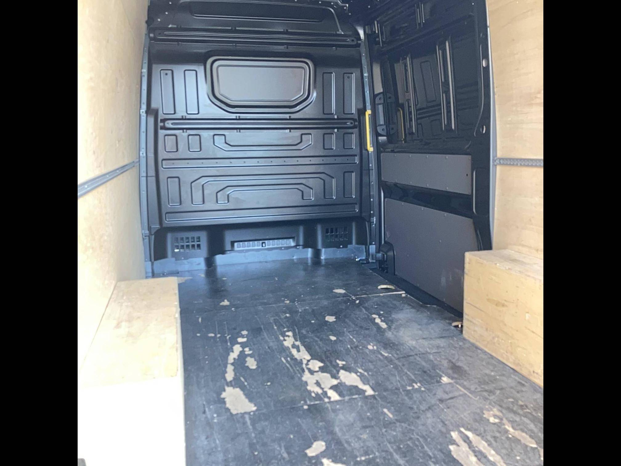 CRAFTER VAN 30 L3H3 2.0 TDI 140 CH