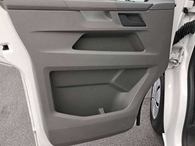 TRANSPORTER 6.1 VAN L1H1 2.0 TDI 150 DSG7