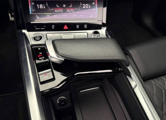 Q8 e-tron Sportback 55 408 ch 114 kWh Quattro