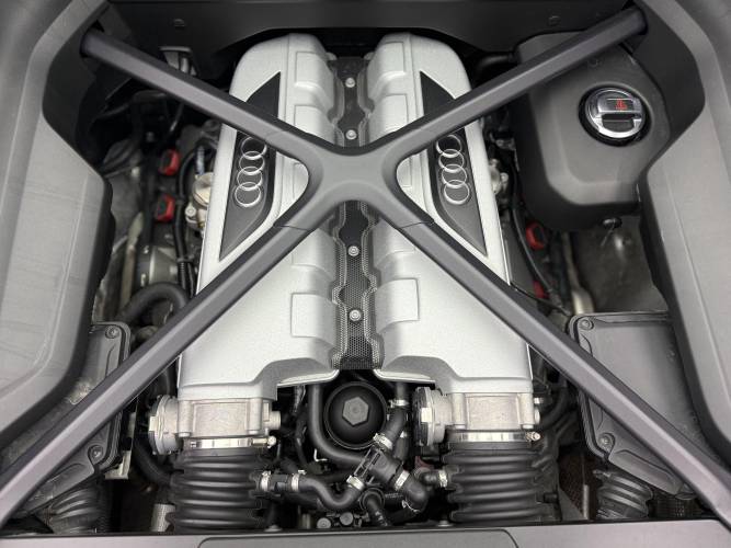 R8 V10 5.2 FSI 540 S tronic 7 Quattro