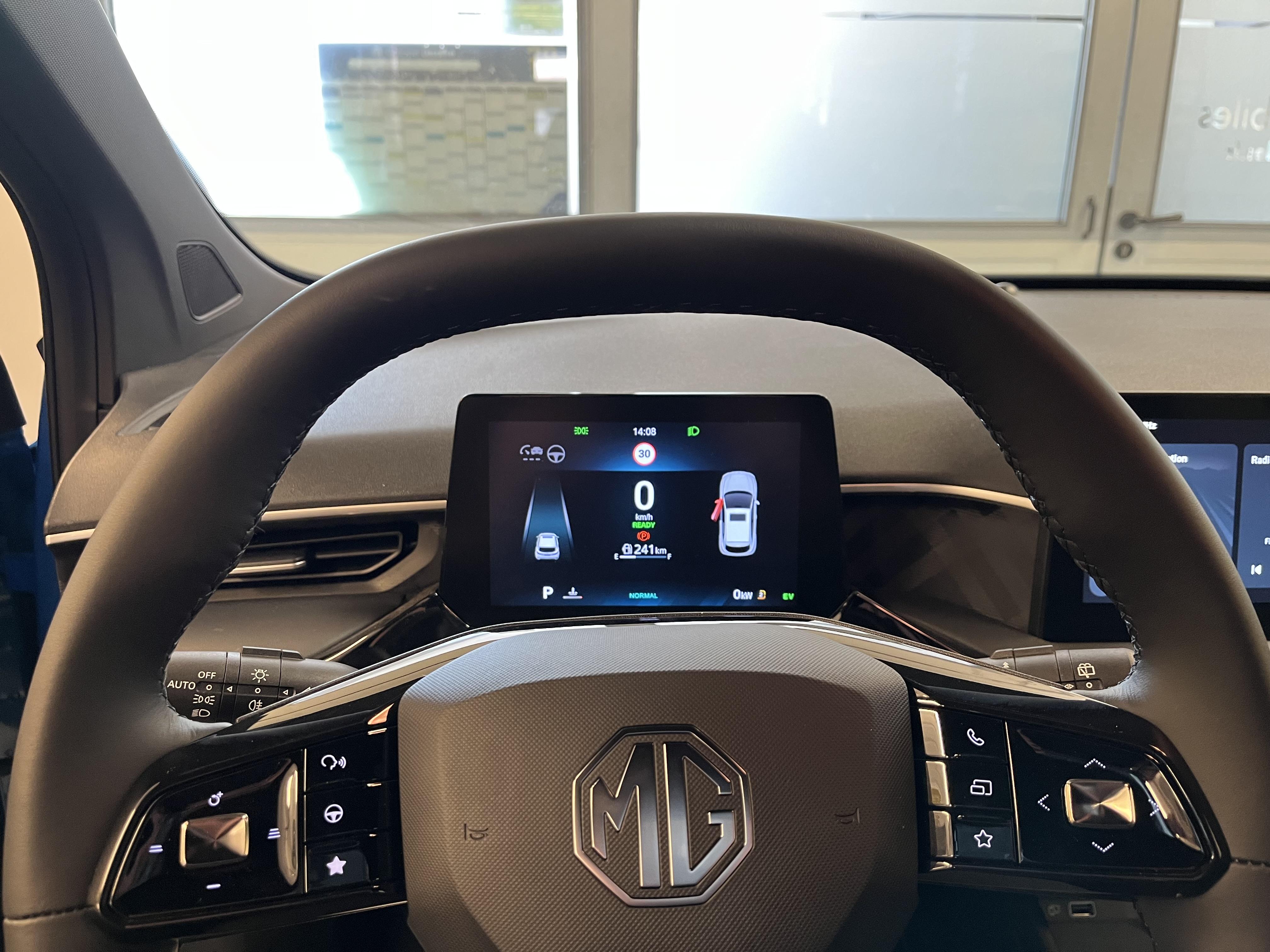 MG3 1.5 L Hybrid+ 195 ch 199€/MOIS SANS APPORT