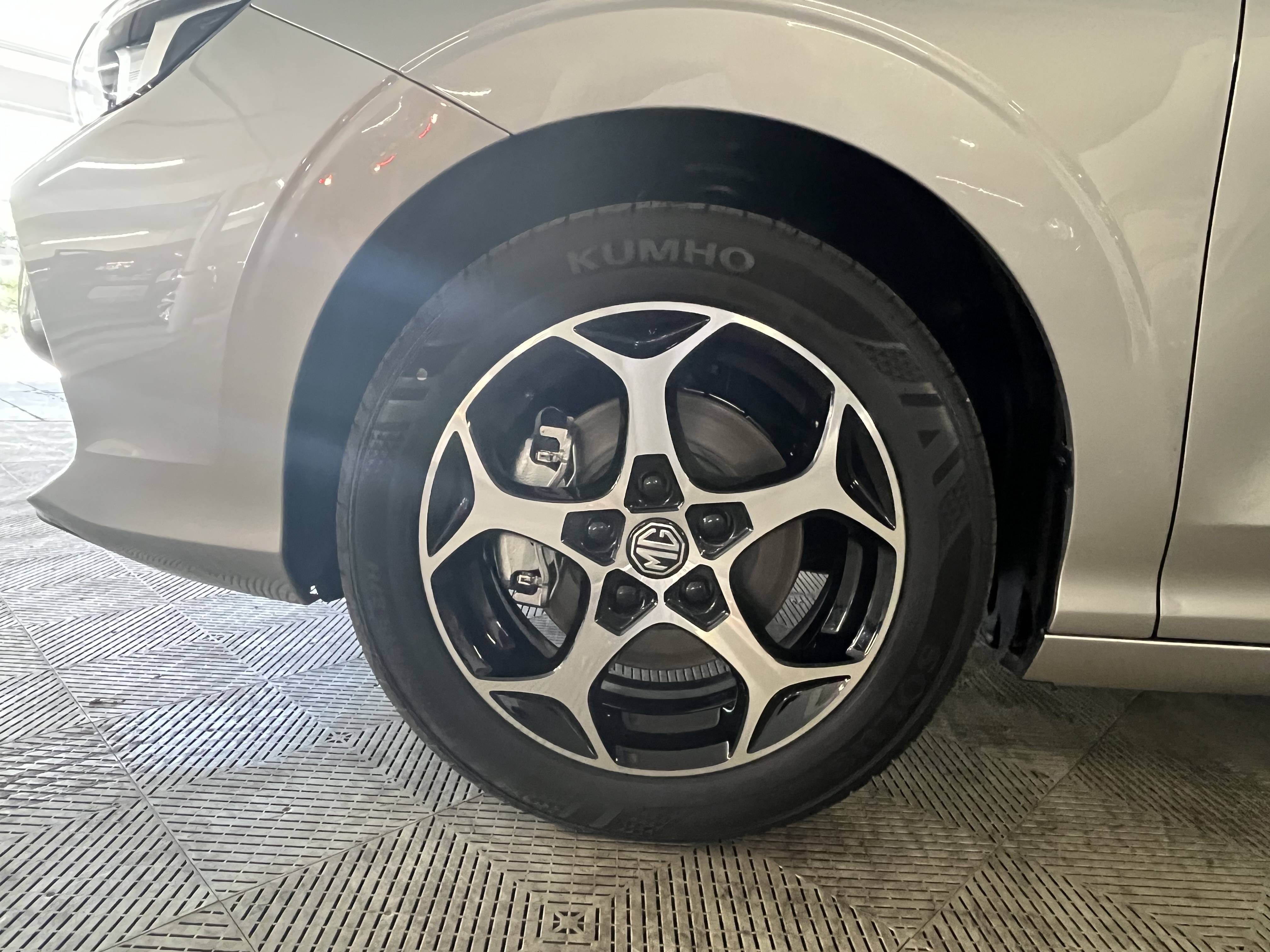 MG3 1.5 L Hybrid+ 195 ch