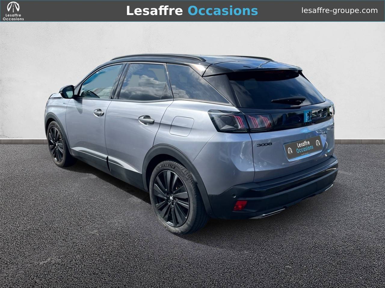 3008 Hybrid 225 e-EAT8