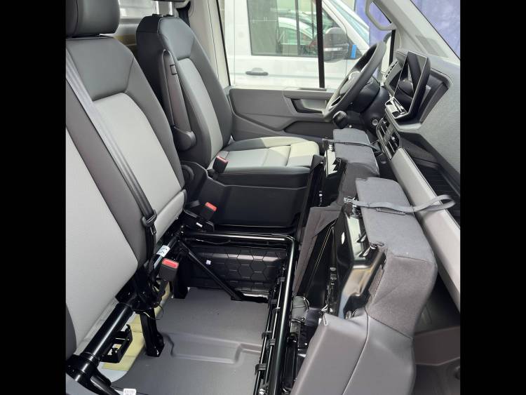 Voitures neuves VOLKSWAGEN UTILITAIRES CRAFTER CHASSIS CABINE BUSINESS Clermont-Ferrand