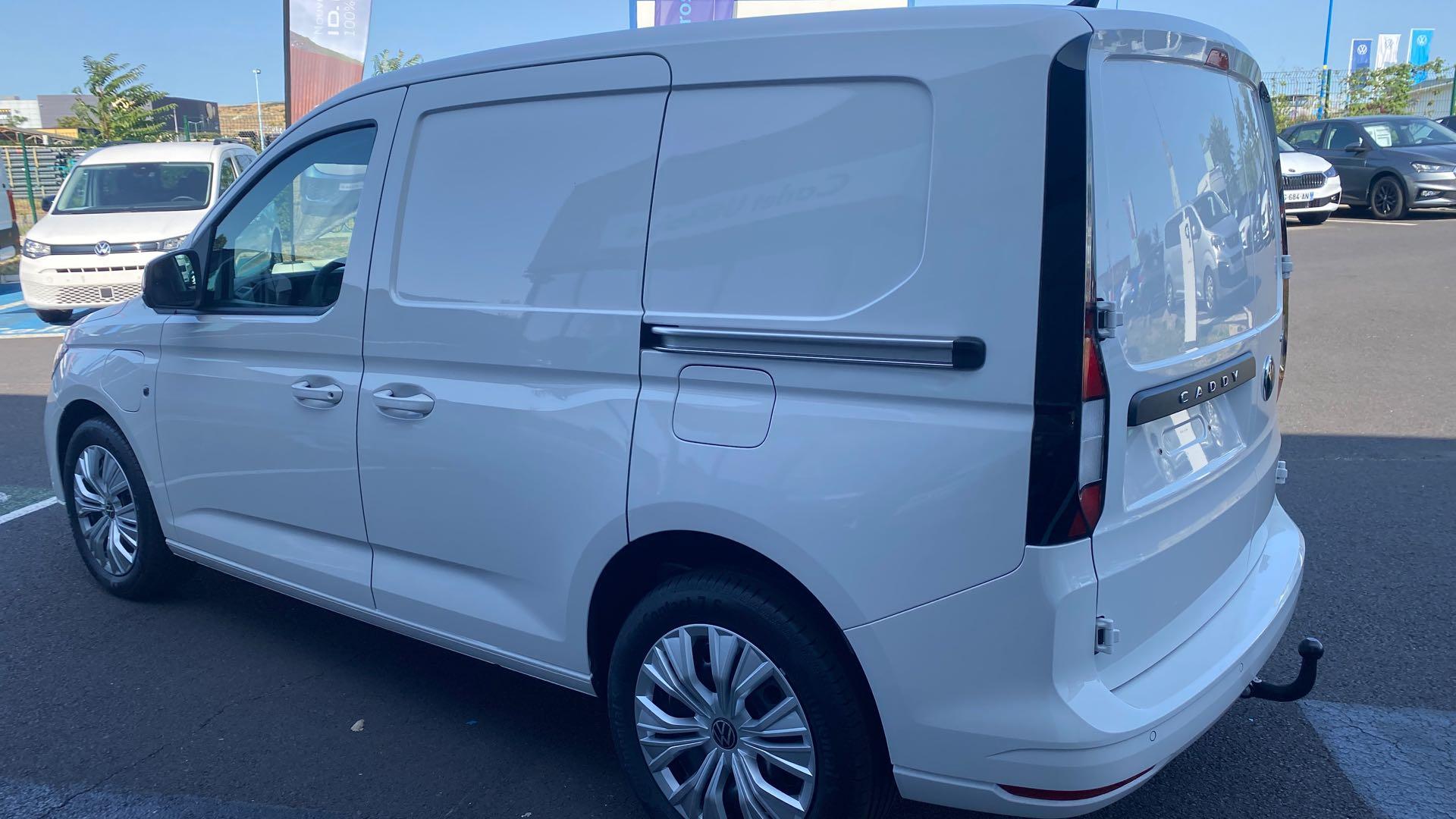 Voitures neuves VOLKSWAGEN UTILITAIRES Caddy Cargo BUSINESS Clermont-Ferrand