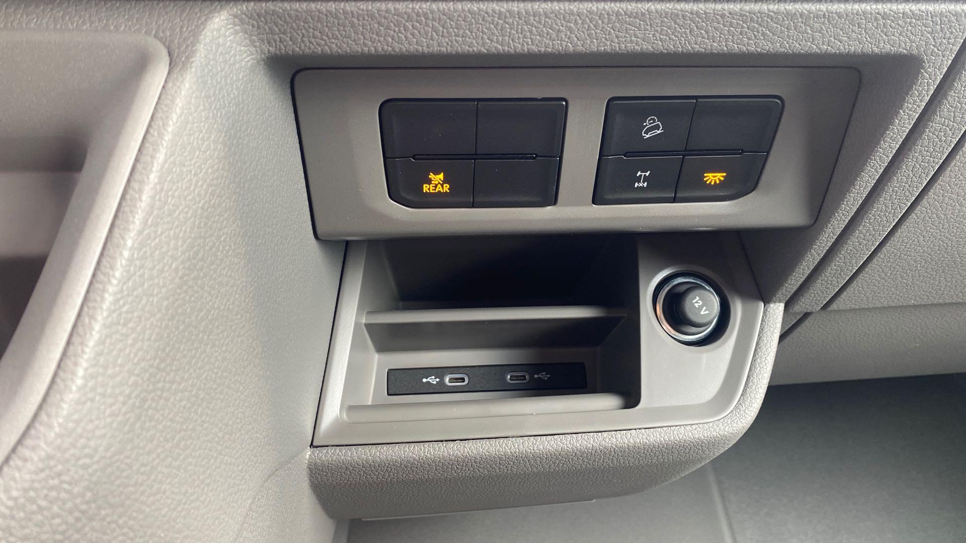 Voitures neuves VOLKSWAGEN UTILITAIRES CRAFTER PROCAB BUSINESS Clermont-Ferrand