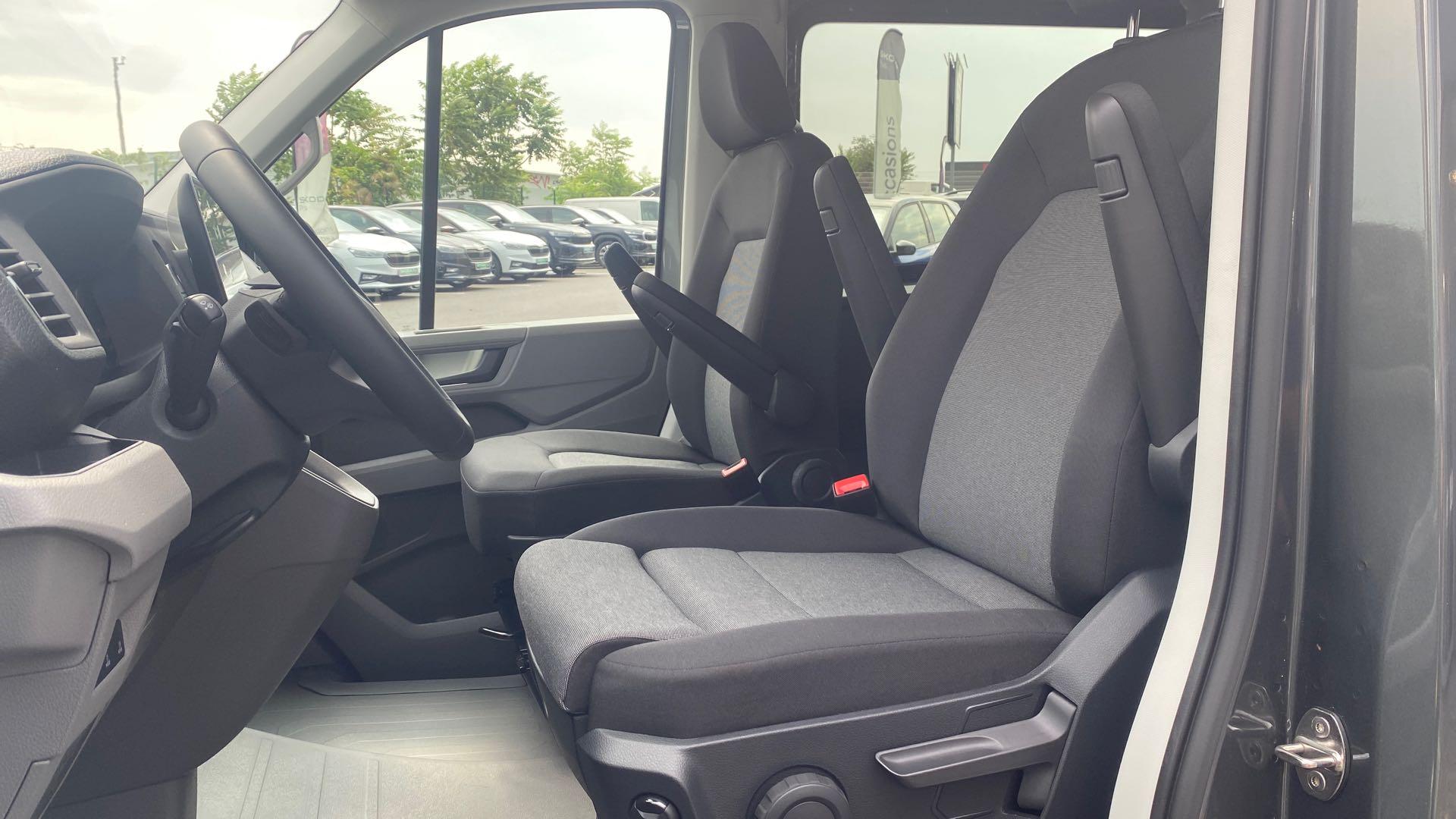 Voitures neuves VOLKSWAGEN UTILITAIRES CRAFTER PROCAB BUSINESS Clermont-Ferrand