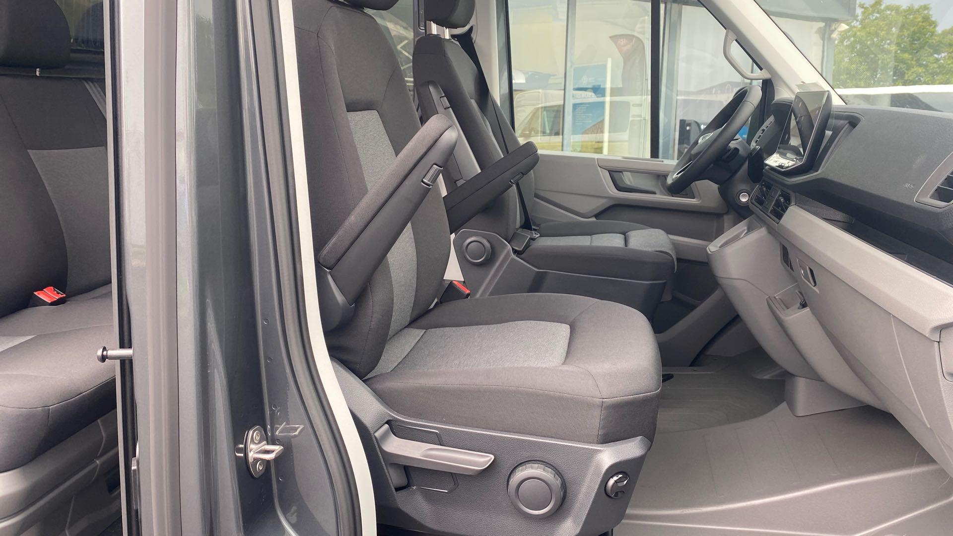 Voitures neuves VOLKSWAGEN UTILITAIRES CRAFTER PROCAB BUSINESS Clermont-Ferrand