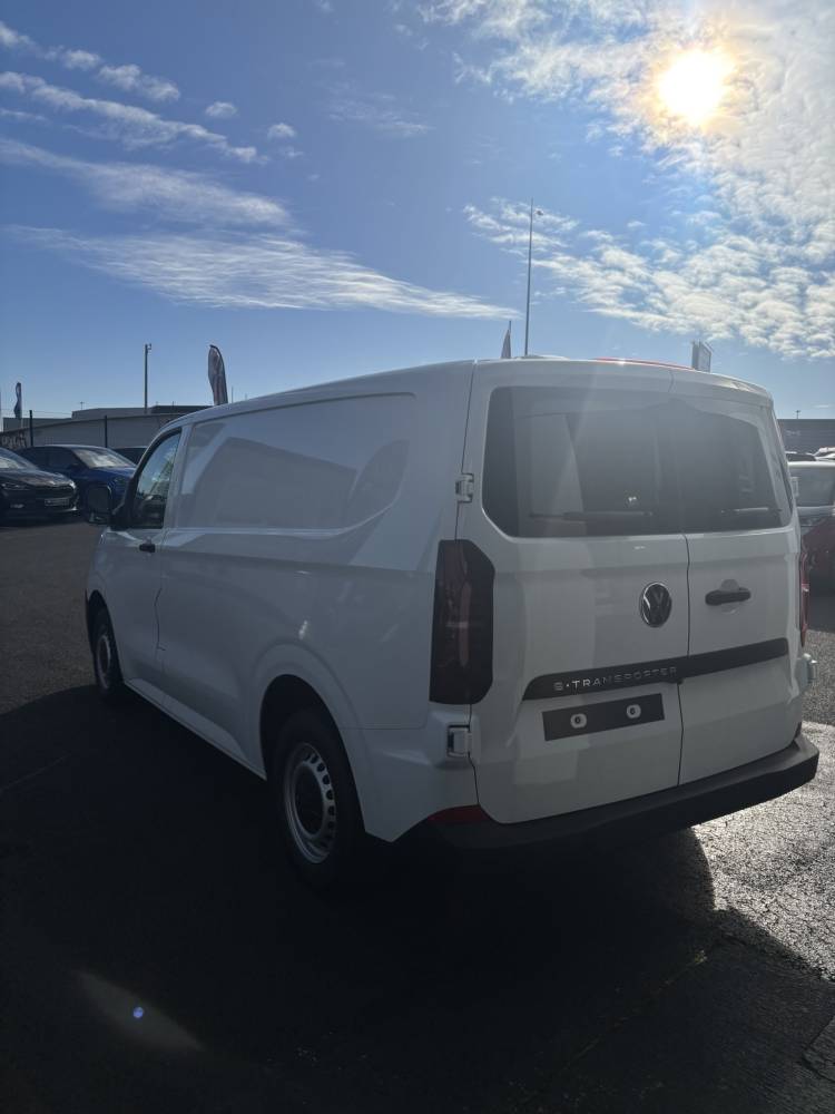 Voitures neuves VOLKSWAGEN UTILITAIRES E-TRANSPORTER VAN  Clermont-Ferrand
