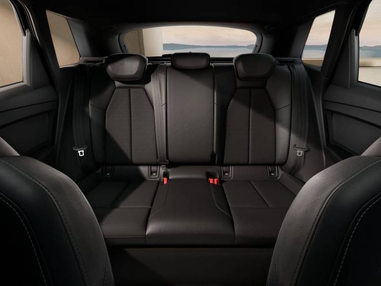 Voitures neuves Audi Q4 e-tron S line Montigny-le-Bretonneux