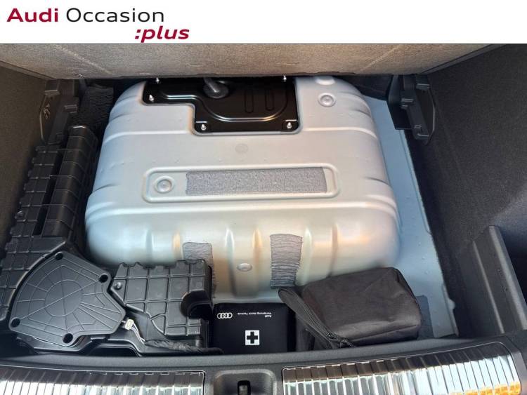 Voitures neuves Audi Q3 HYBRIDE S line Paris