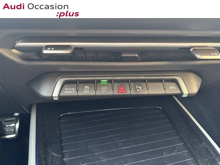 Voitures neuves Audi Q3 HYBRIDE S line Paris