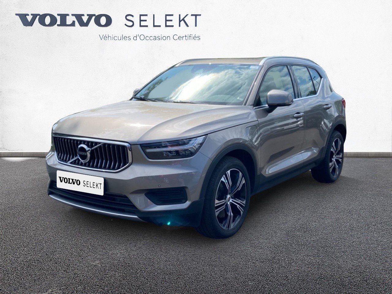 VOLVO XC40