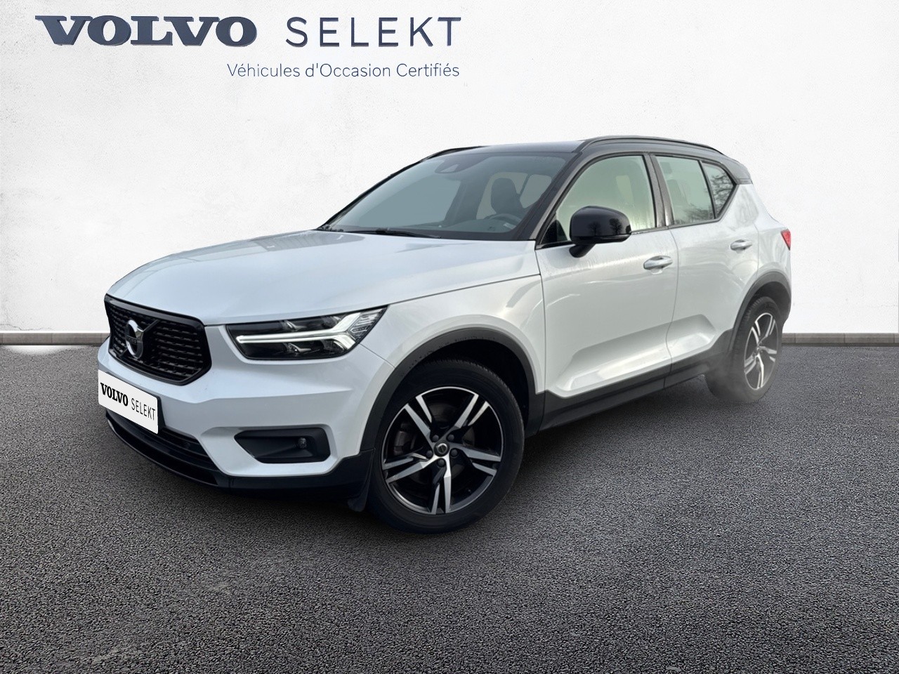 VOLVO XC40
