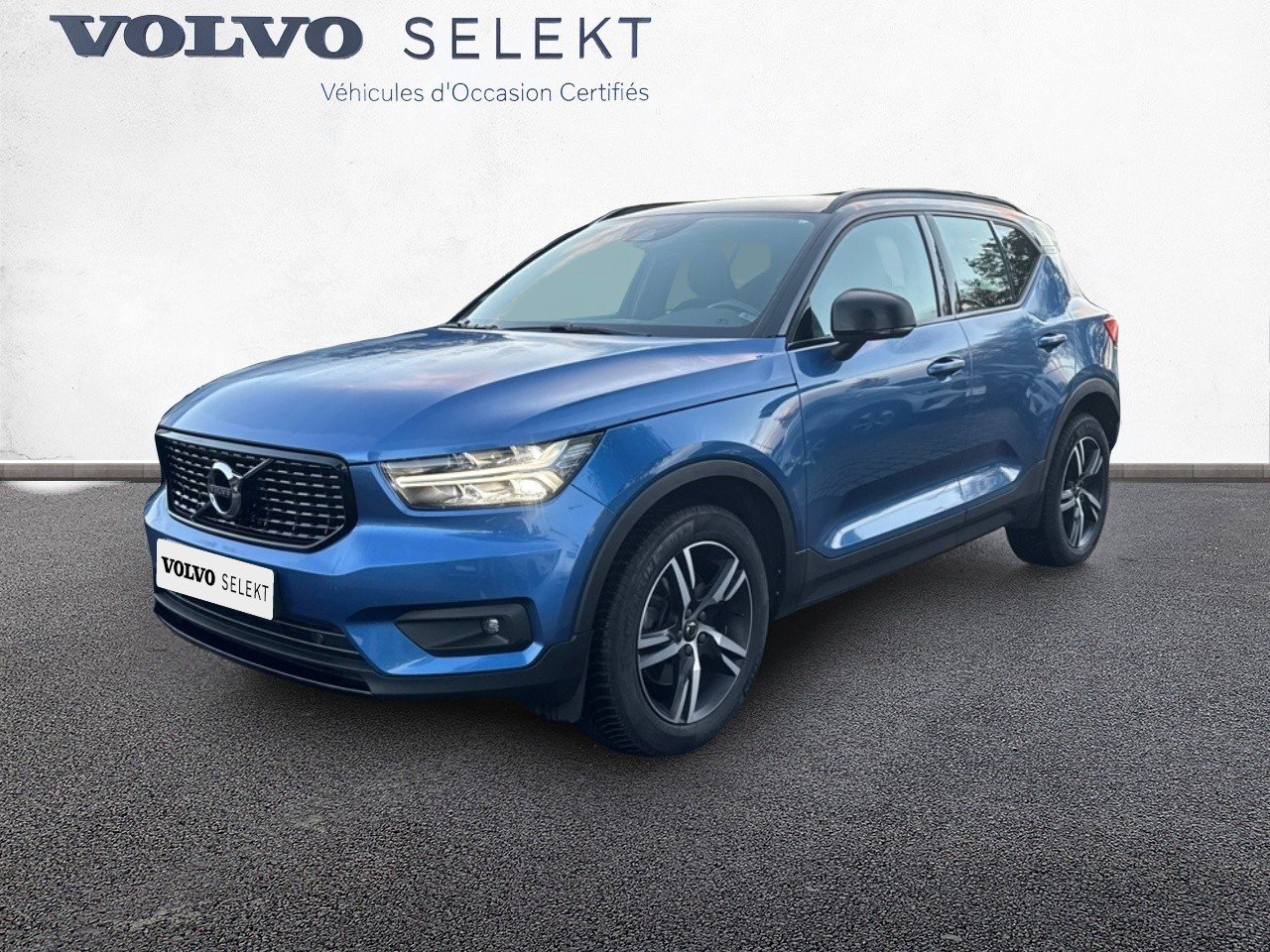 VOLVO XC40