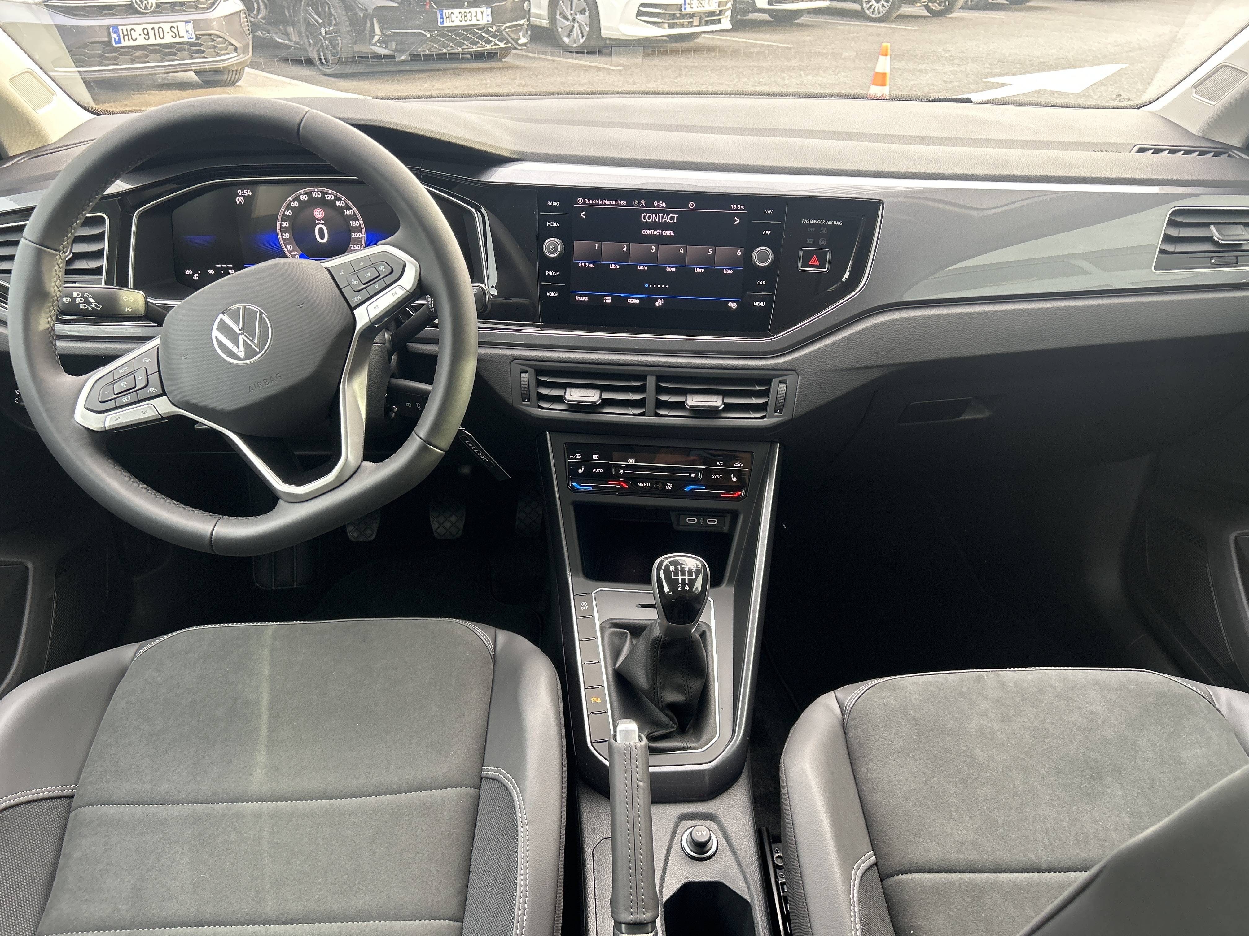 VOLKSWAGEN POLO