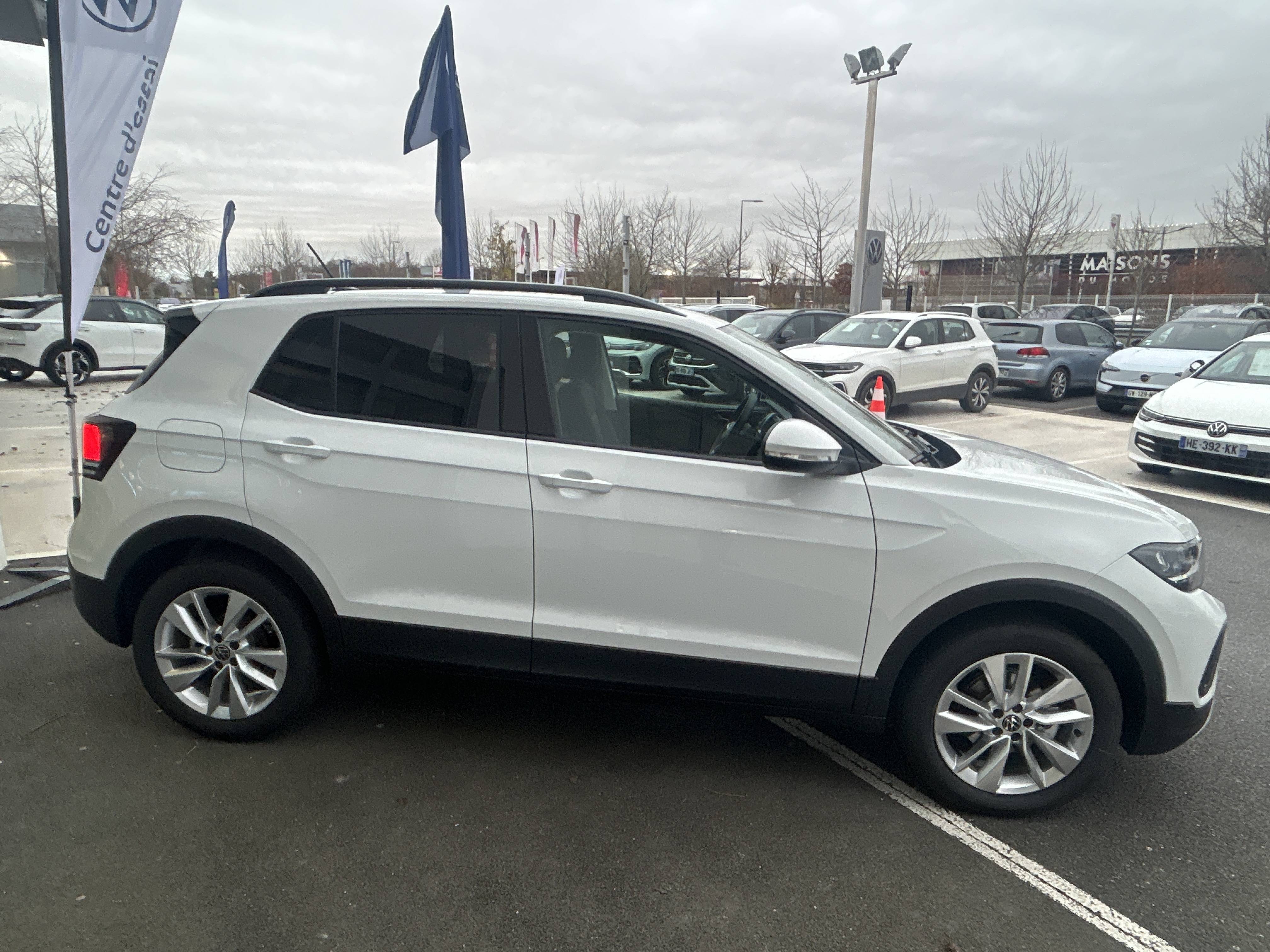 VOLKSWAGEN T-CROSS