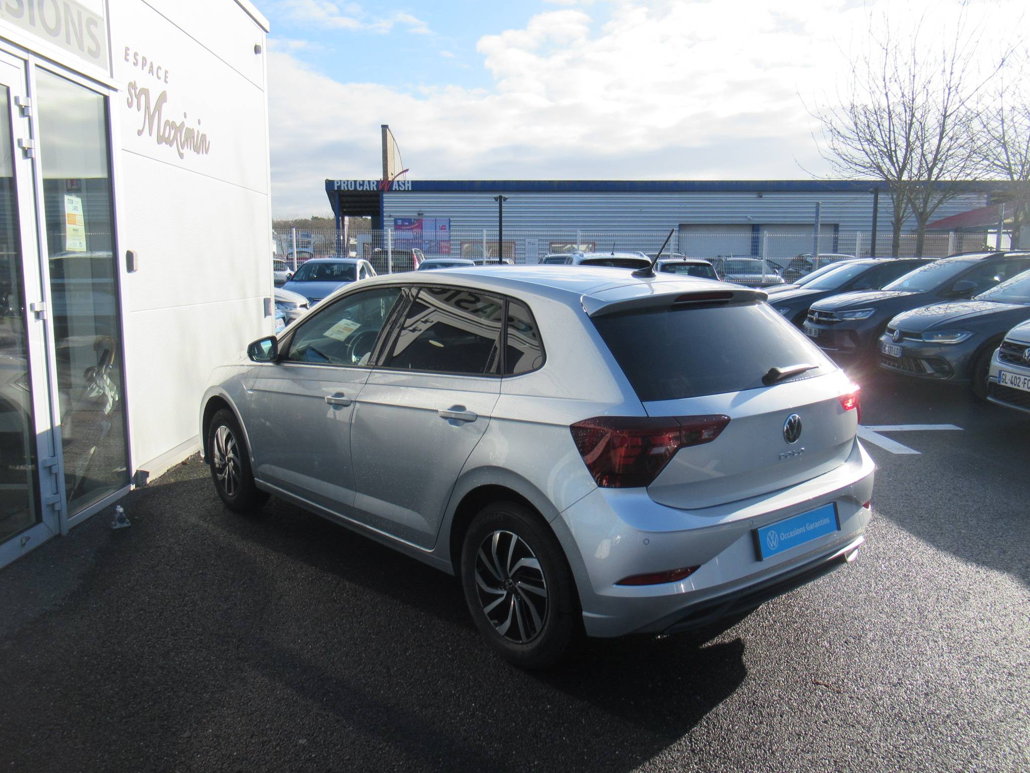 VOLKSWAGEN POLO