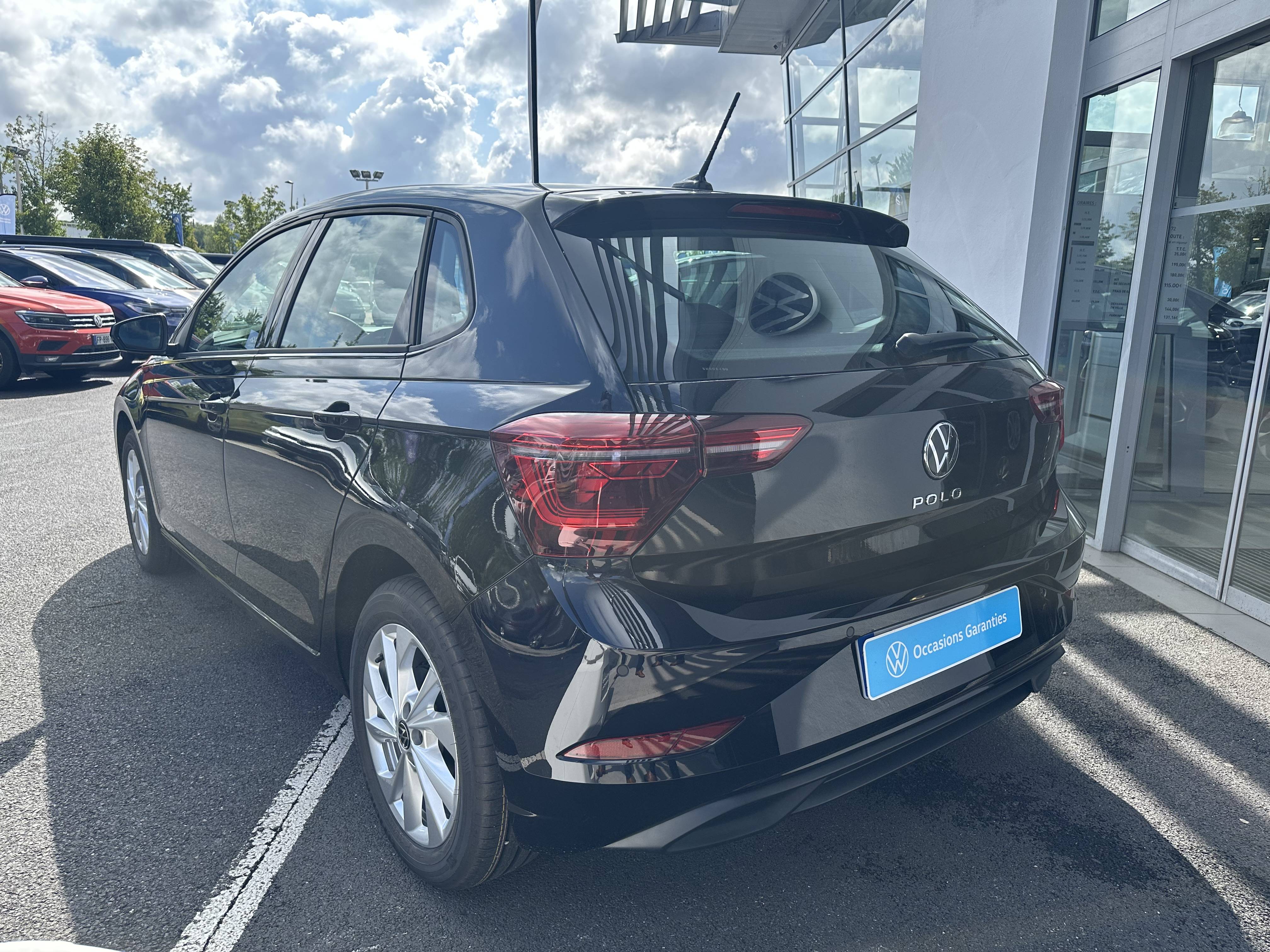 VOLKSWAGEN POLO