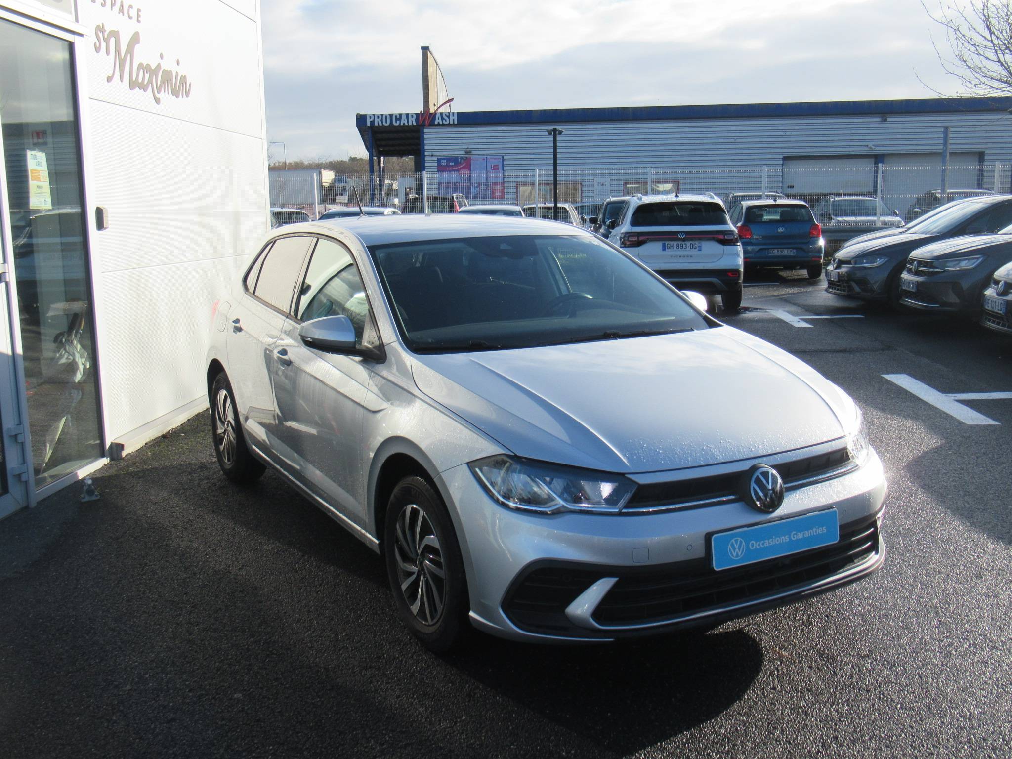 VOLKSWAGEN POLO