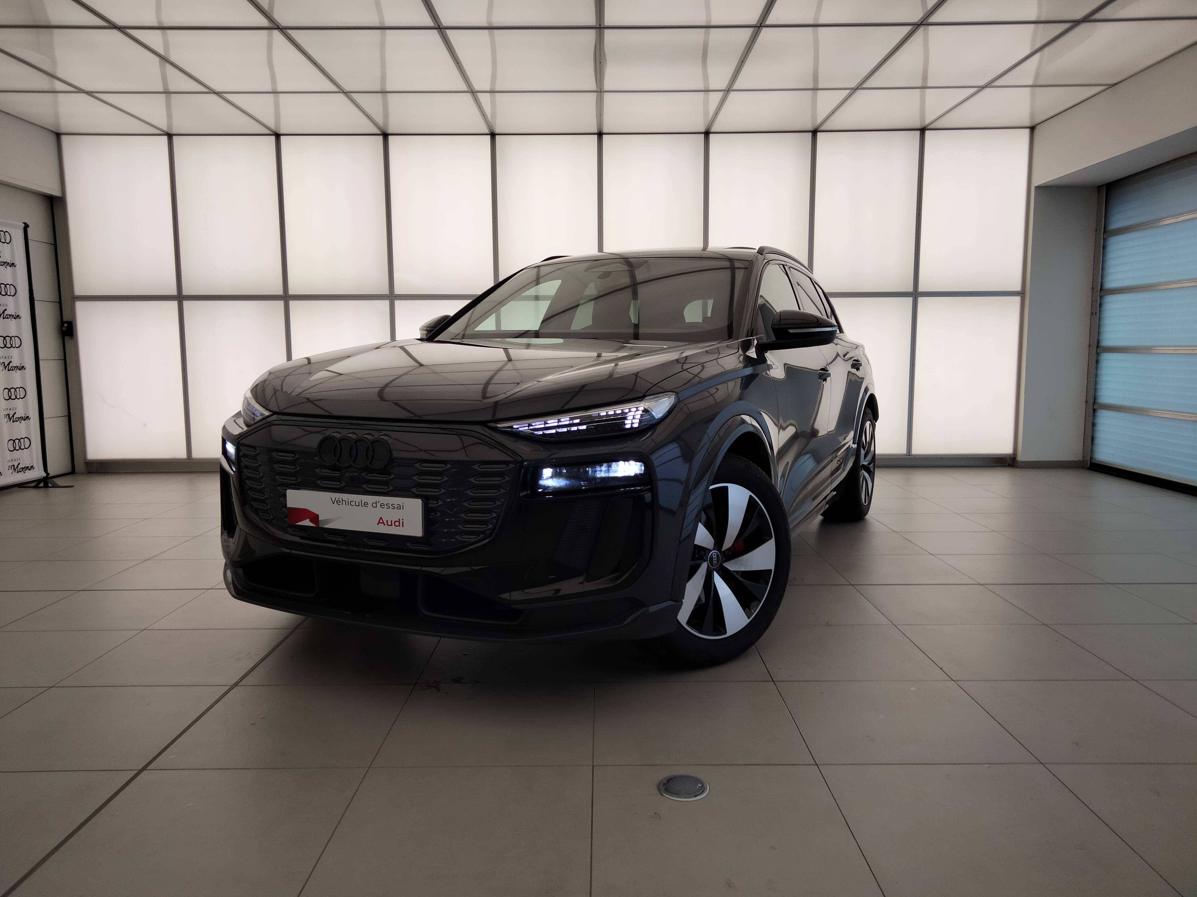 AUDI Q6 E-TRON