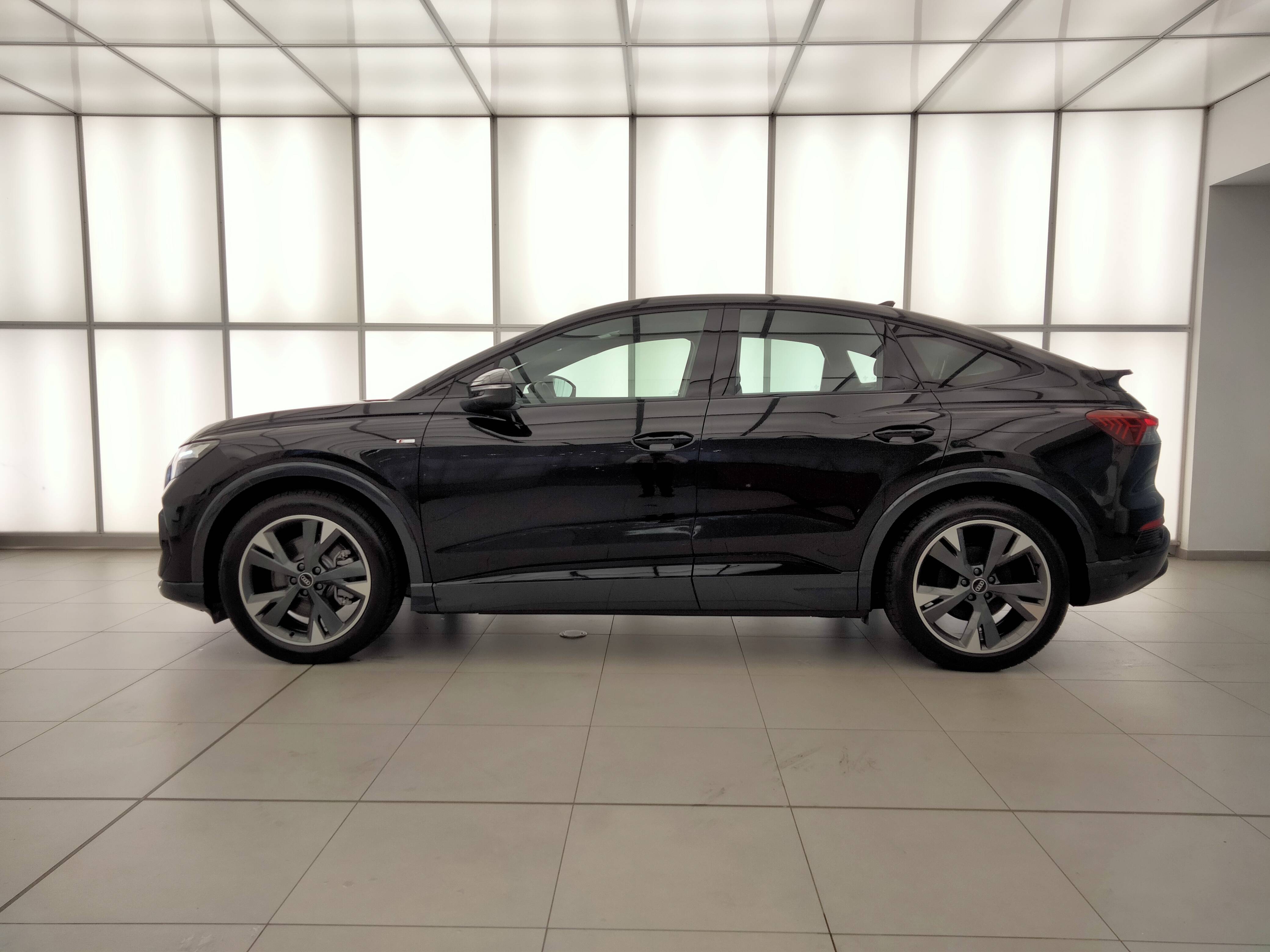 AUDI Q4 E-TRON SB