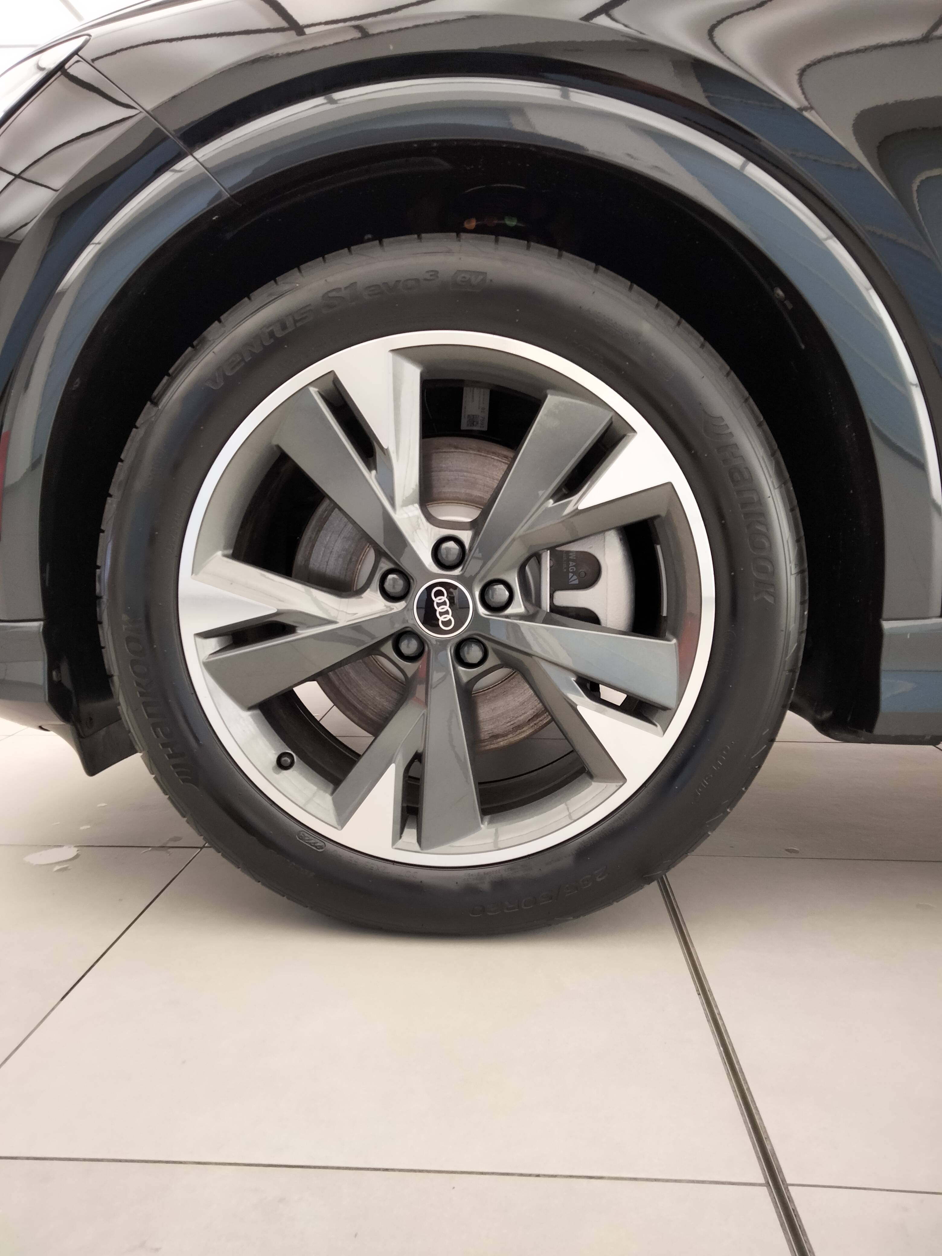 AUDI Q4 E-TRON SB