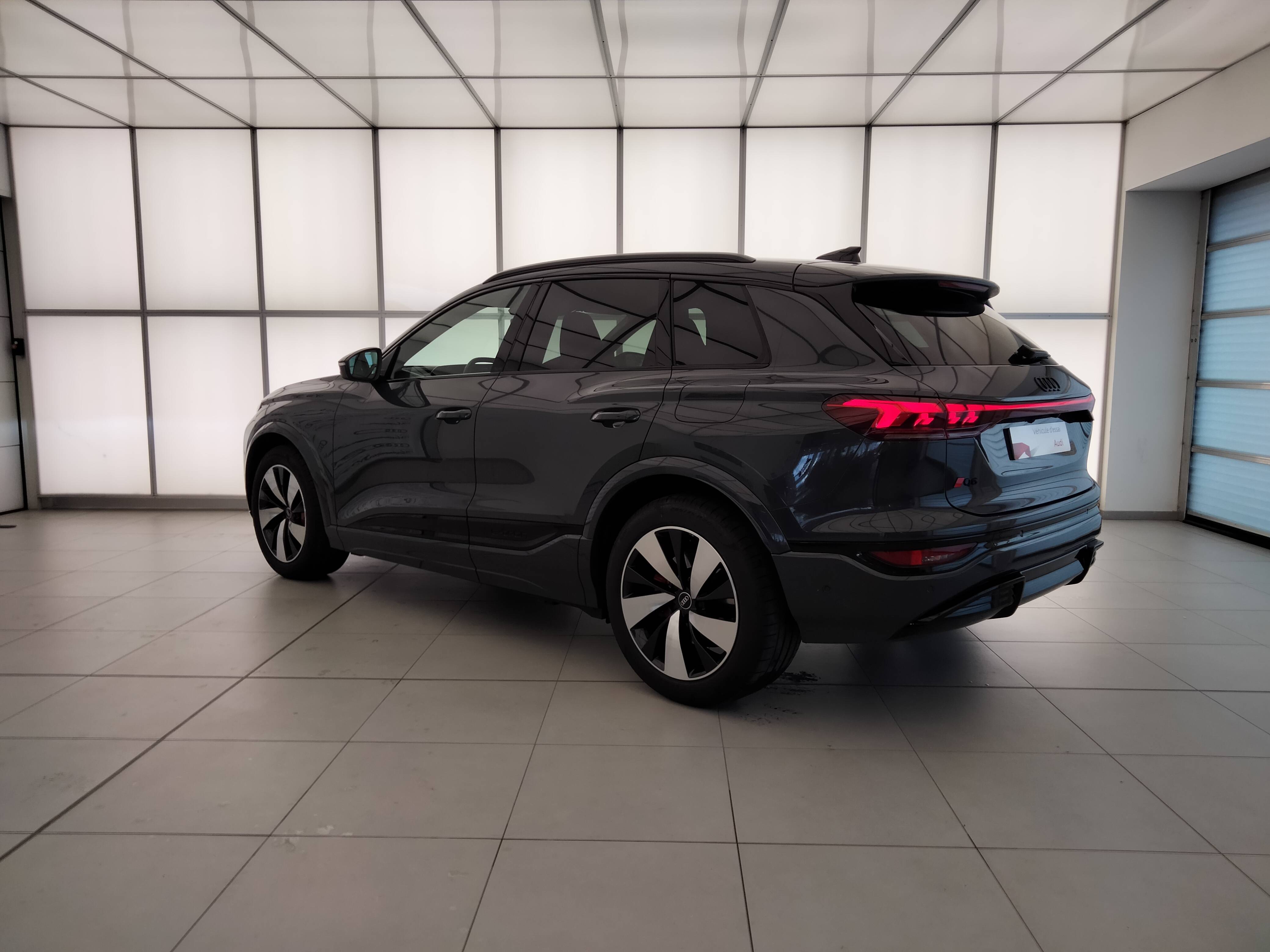 AUDI Q6 E-TRON