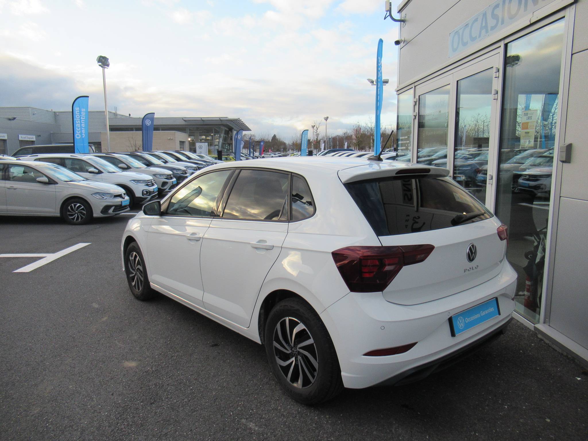 VOLKSWAGEN POLO