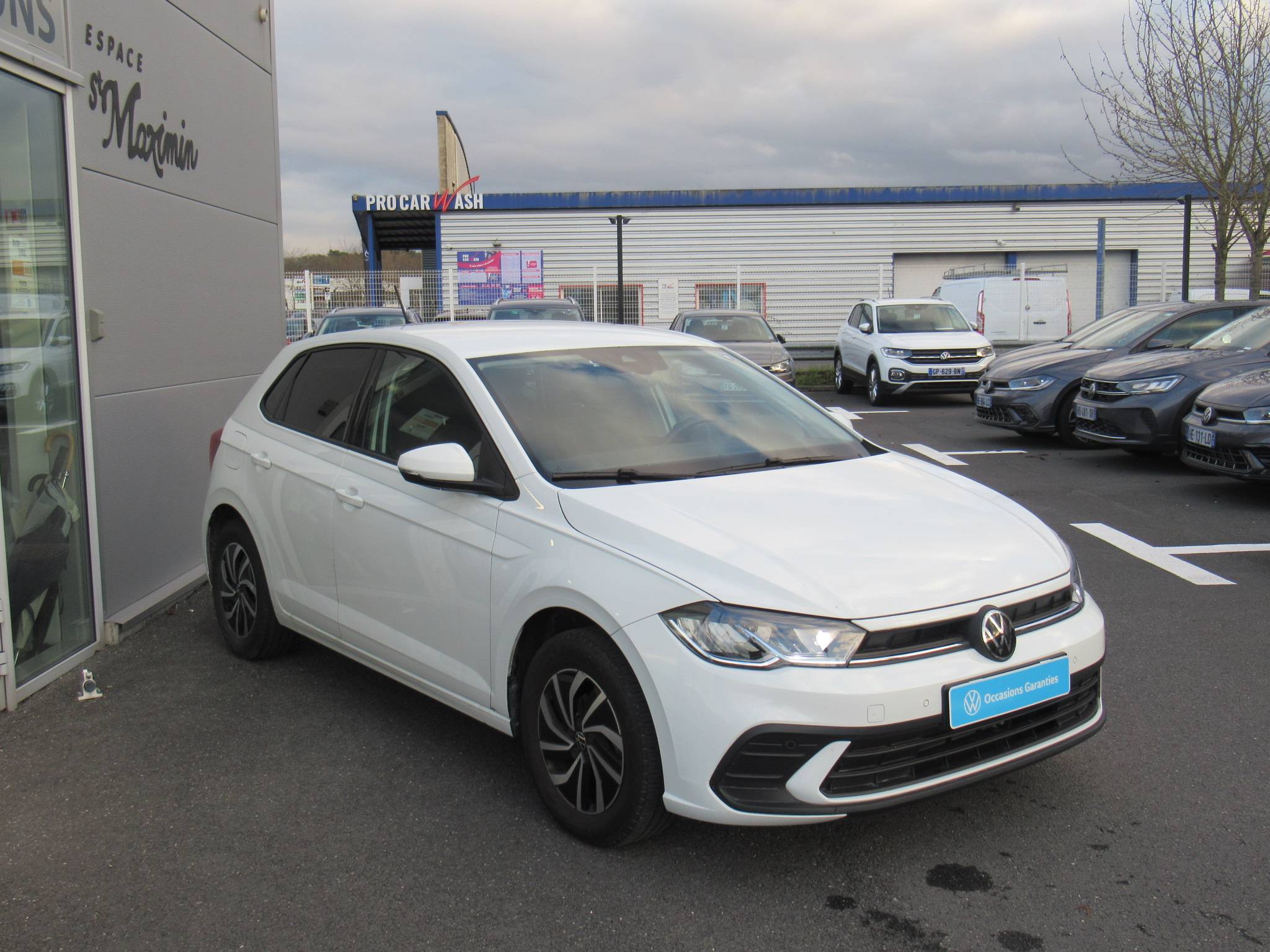 VOLKSWAGEN POLO