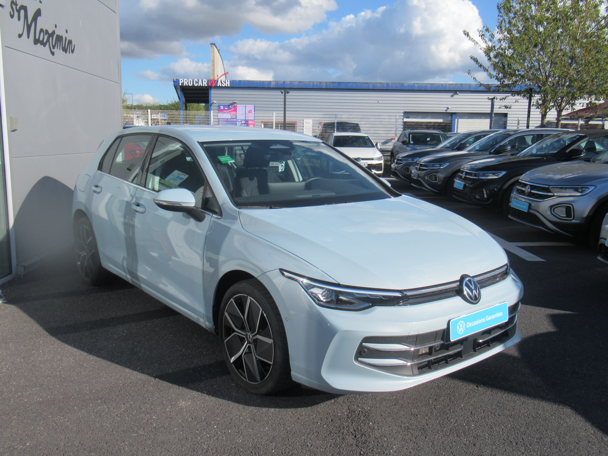 VOLKSWAGEN GOLF