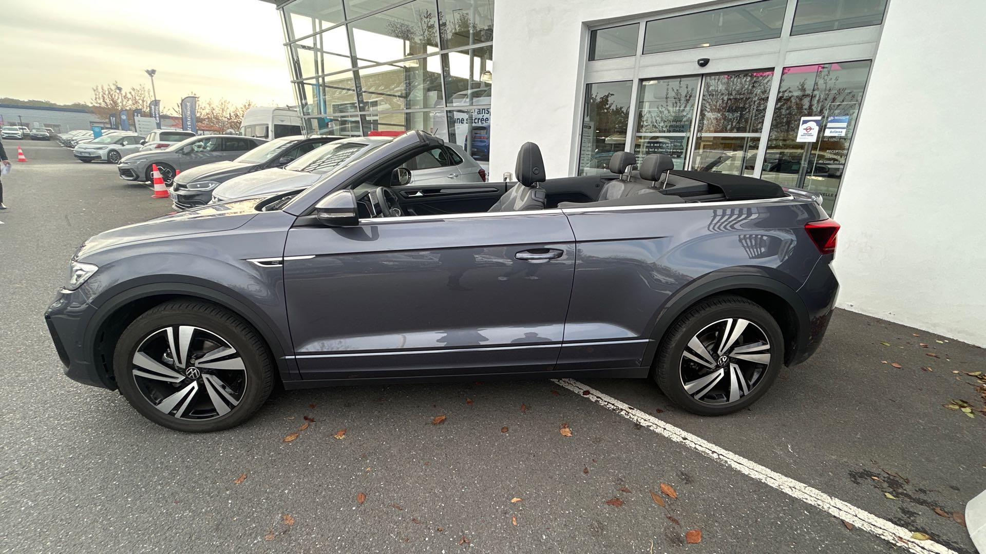 VOLKSWAGEN T-ROC CABRIOLET