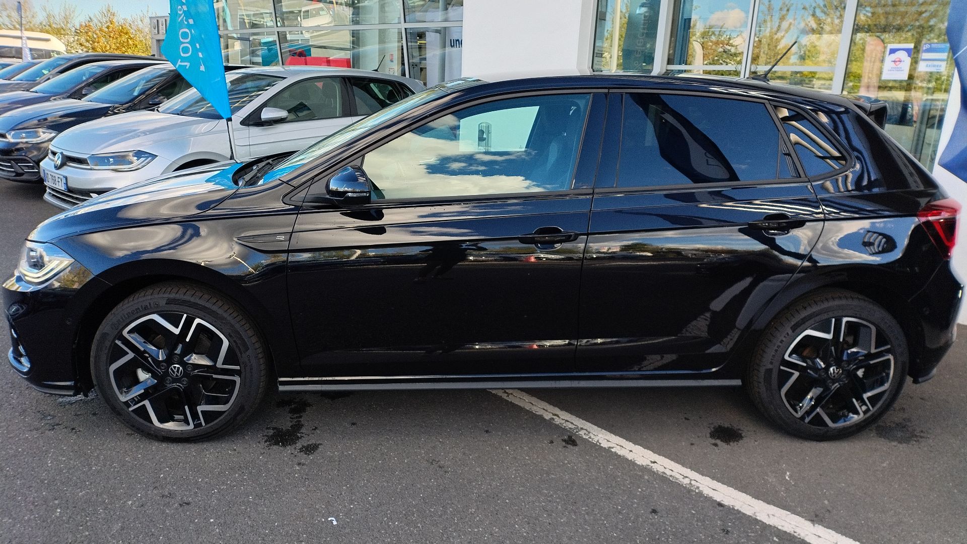 VOLKSWAGEN POLO